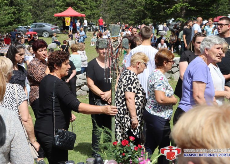 FOTO/VIDEO: Tisuće vjernika na Kedžari proslavilo ‘Divin dan’