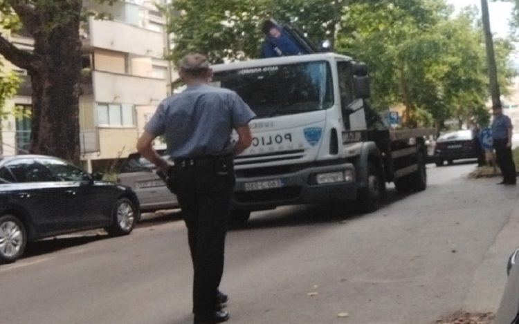 Otac i sin u središtu Mostara zaustavili vozača motora i napali ga automatskom puškom, uspio je pobjeći