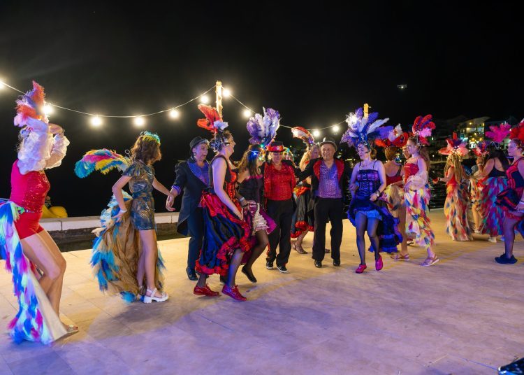 FOTO: Održan prvi Međunarodni ljetni turistički karneval u Neumu