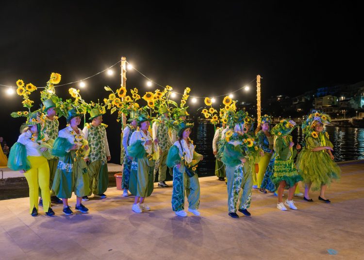 FOTO: Održan prvi Međunarodni ljetni turistički karneval u Neumu