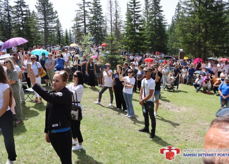 FOTO/VIDEO: Tisuće vjernika na Kedžari proslavilo ‘Divin dan’