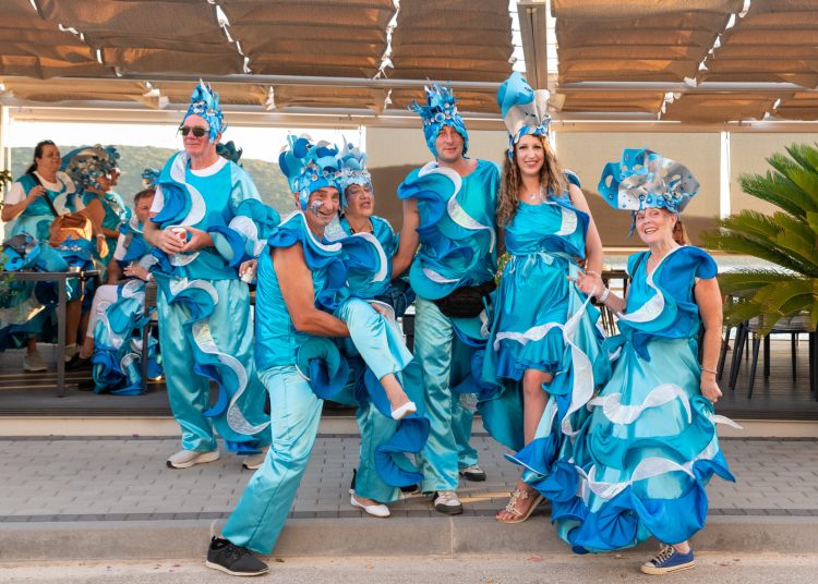 FOTO: Održan prvi Međunarodni ljetni turistički karneval u Neumu
