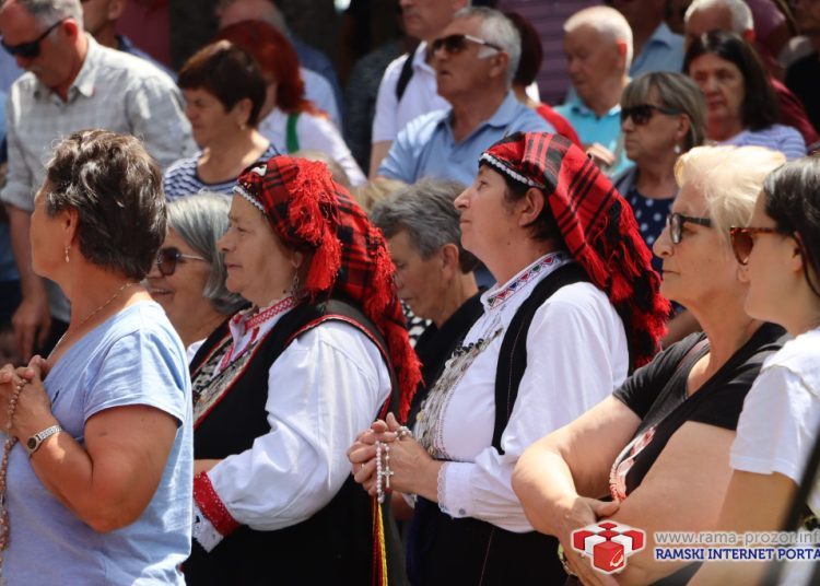 FOTO/VIDEO: Tisuće vjernika na Kedžari proslavilo ‘Divin dan’