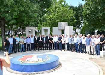 Čović s pripadnicima Glavnog stožera HVO u Posušju (FOTO)