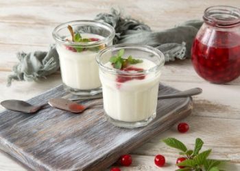 Najjednostavniji desert s grizom i višnjama za koji vam treba svega 15 minuta