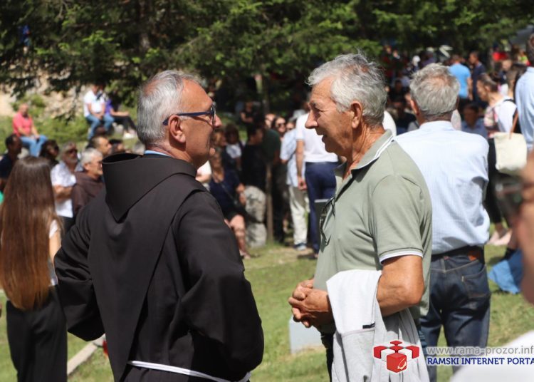 FOTO/VIDEO: Tisuće vjernika na Kedžari proslavilo ‘Divin dan’