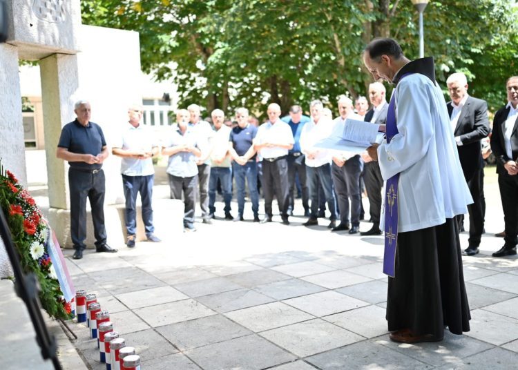 Čović s pripadnicima Glavnog stožera HVO u Posušju (FOTO)