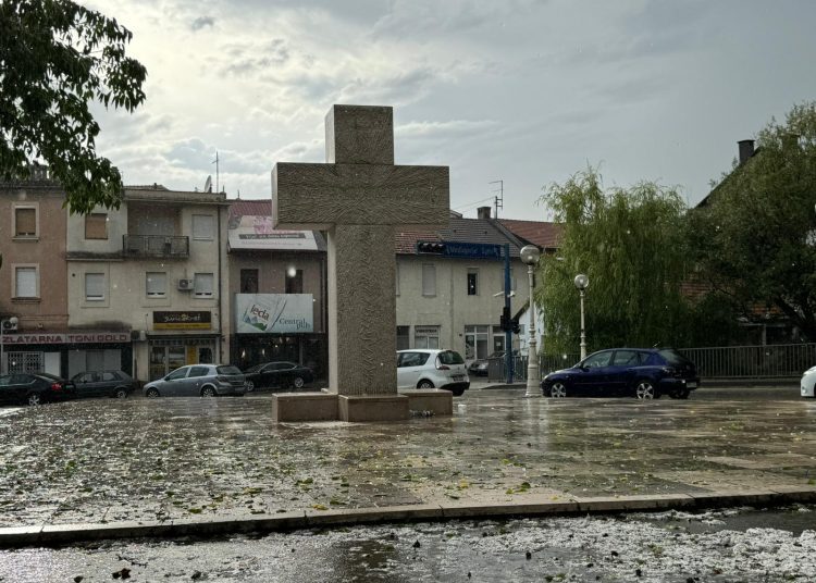 Snažno nevrijeme praćeno tučom pogodilo Široki Brijeg
