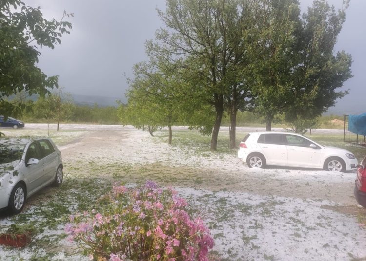 Snažno nevrijeme praćeno tučom pogodilo Široki Brijeg