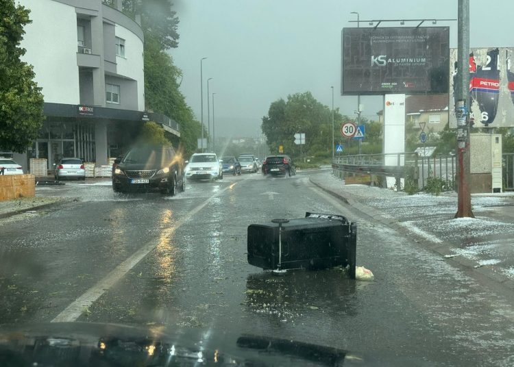 Snažno nevrijeme praćeno tučom pogodilo Široki Brijeg