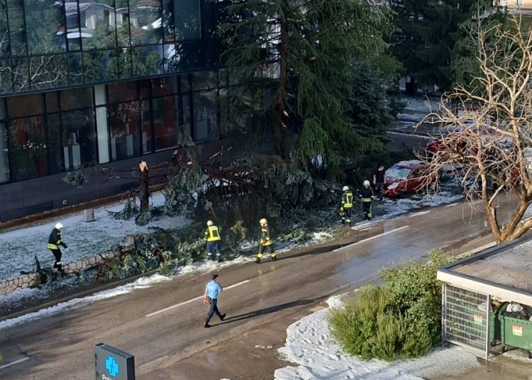Snažno nevrijeme praćeno tučom pogodilo Široki Brijeg