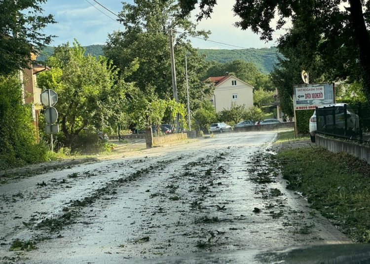 Snažno nevrijeme praćeno tučom pogodilo Široki Brijeg