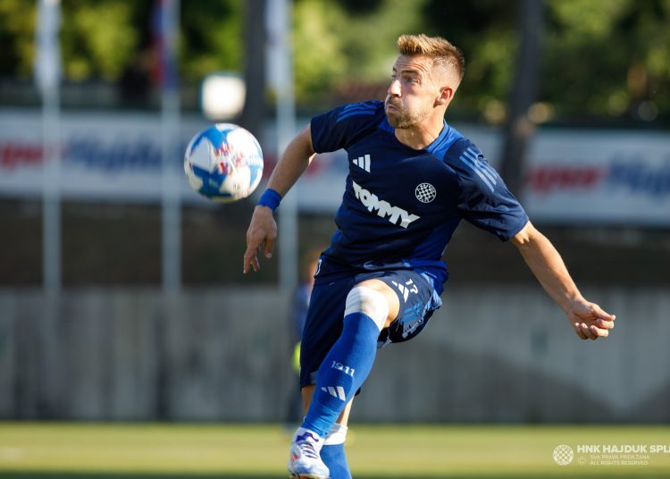 FOTO: Hajduk slavio protiv Posušja na Poljudu