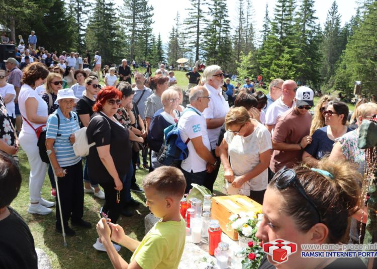 FOTO/VIDEO: Tisuće vjernika na Kedžari proslavilo ‘Divin dan’
