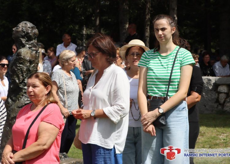 FOTO/VIDEO: Tisuće vjernika na Kedžari proslavilo ‘Divin dan’