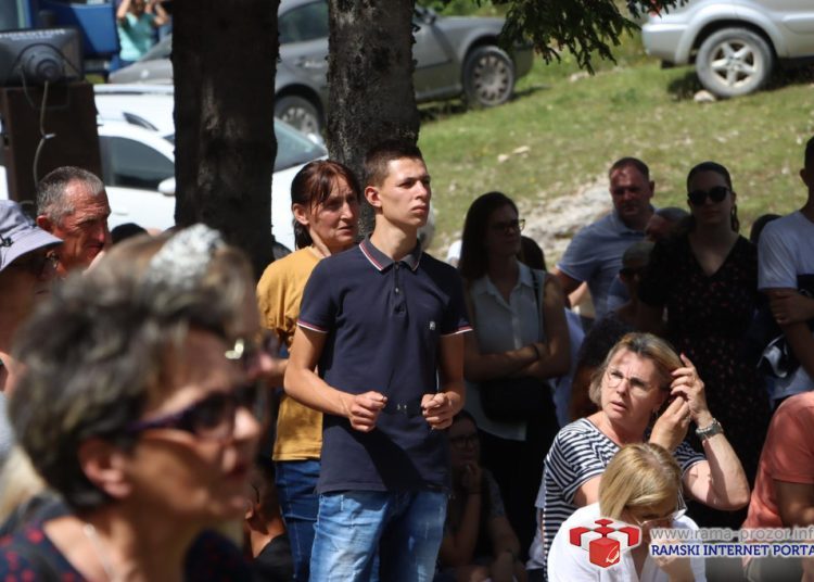 FOTO/VIDEO: Tisuće vjernika na Kedžari proslavilo ‘Divin dan’