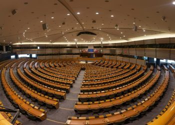 Evo što zastupnike čeka u Europskom parlamentu: Visoke plaće, putni troškovi, asistenti…