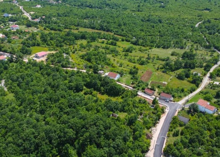 Rekonstrukcija ceste u MZ Rasno (Foto i video)