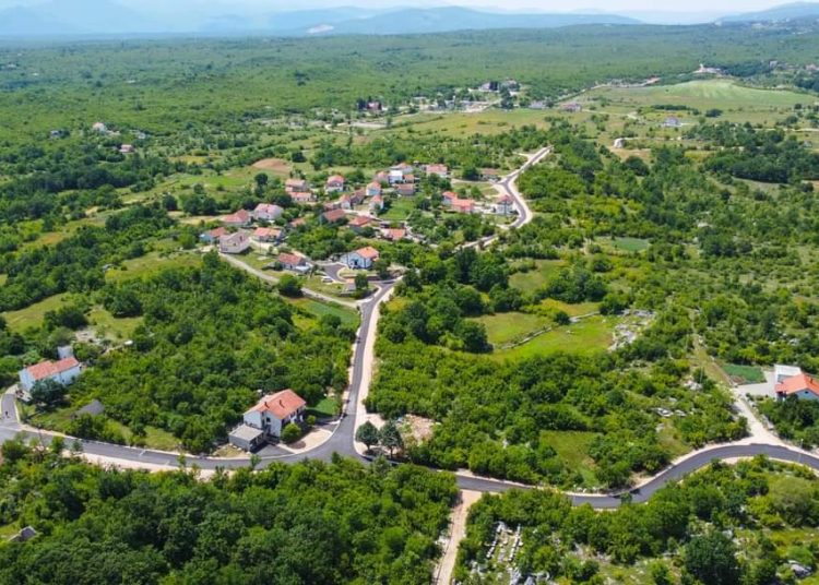 Rekonstrukcija ceste u MZ Rasno (Foto i video)
