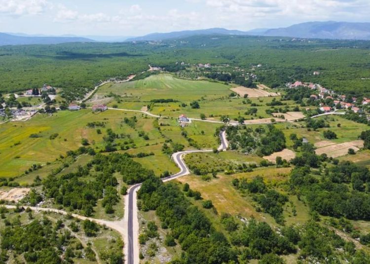 Rekonstrukcija ceste u MZ Rasno (Foto i video)
