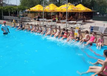 Oko 40 razreda uskraćeno je za obuku za neplivače u Širokom Brijegu. Tko je kriv?