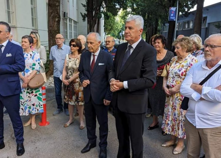 Čović nazočio predstavljanju knjige akademika Mladena Bevande i otvaranju biste akademiku Jakovu Peharu