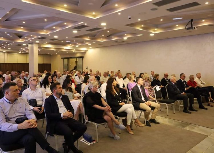 Čović nazočio predstavljanju knjige akademika Mladena Bevande i otvaranju biste akademiku Jakovu Peharu