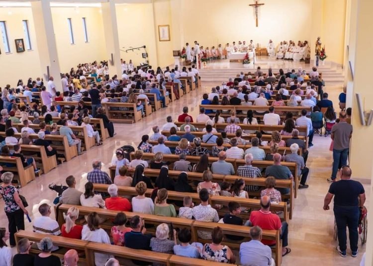 Blagoslovljena i posvećena nova crkva sv. Ivana Krstitelja u Rodoču