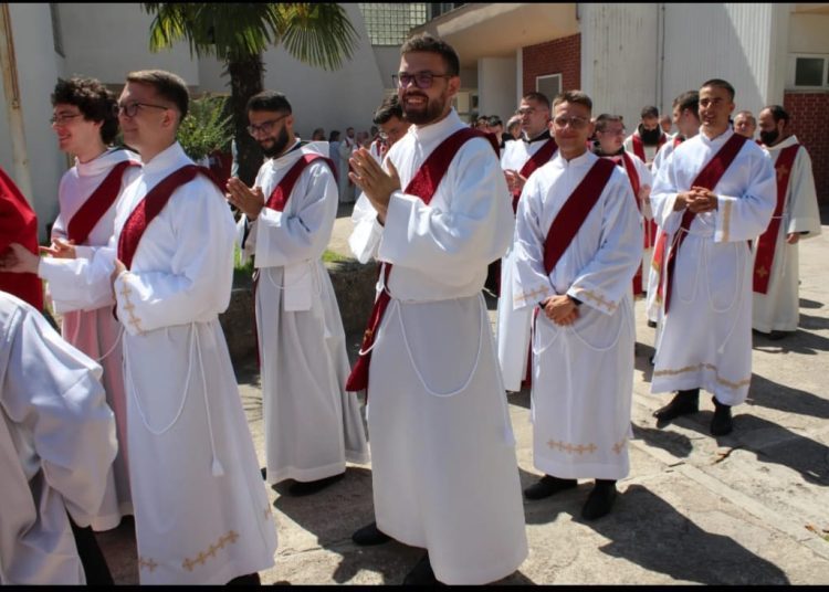 Svećeničko ređenje u mostarskoj katedrali