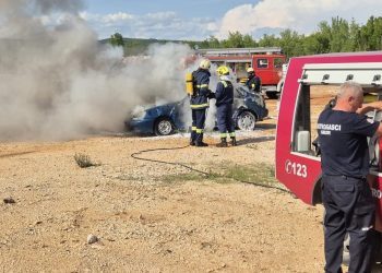 Vatrogasci iz ŽZH održali vježbu u Grudama