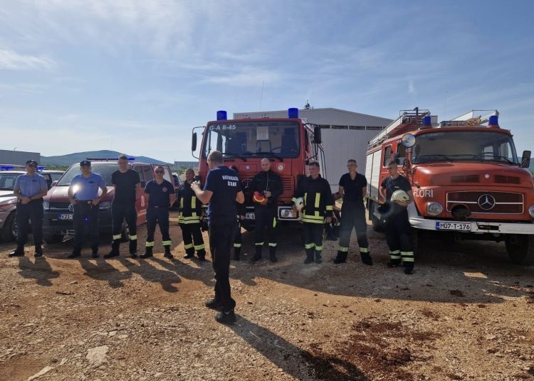 Vatrogasci iz ŽZH održali vježbu u Grudama