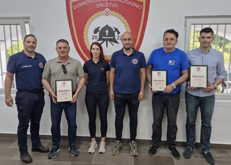 Vatrogasci iz ŽZH održali vježbu u Grudama