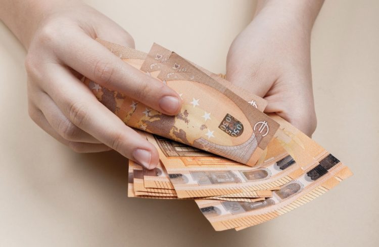 Dijaspora prošle godine poslala 5,7 milijardi maraka u BiH