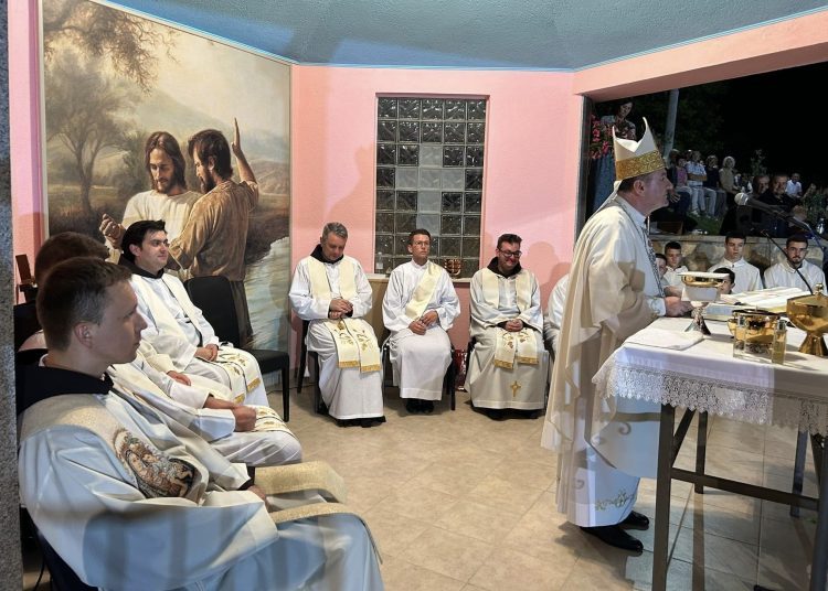 U Knešpolju tisuće vjernika na proslavi uočnice sv. Ivana Krstitelja