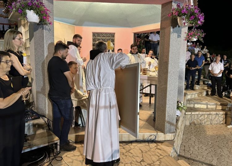 U Knešpolju tisuće vjernika na proslavi uočnice sv. Ivana Krstitelja