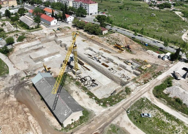 Nastavljeni radovi na Olimpijskom bazenu u Mostaru, pogledajte dokle se stiglo