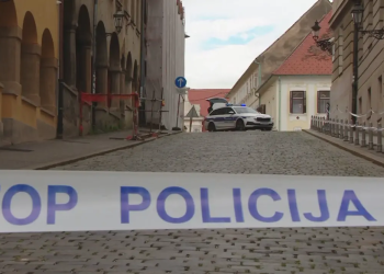 Preminuo muškarac koji se zapalio ispred zgrade Vlade RH