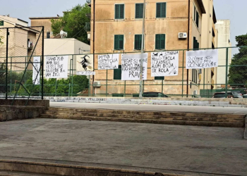 Splitski osmaši zadnji dan škole izvjesili šokantne poruke na ogradi