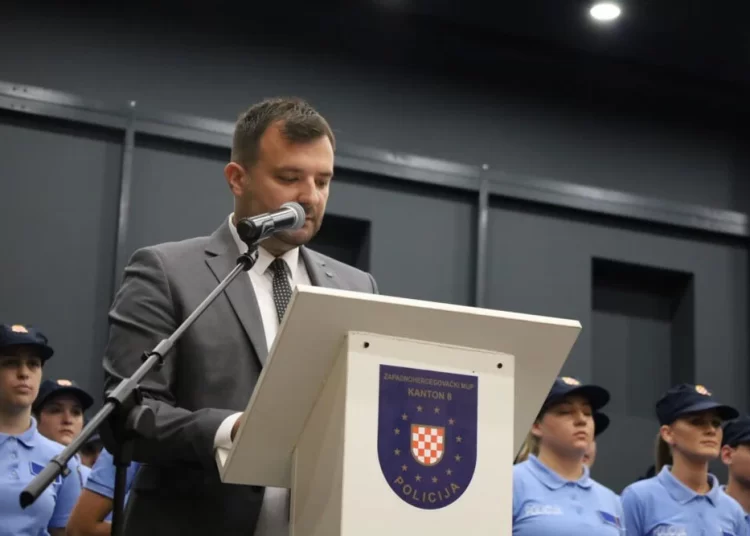 Svečano prisegnule 63 policajke i policajca MUP-a ŽZH