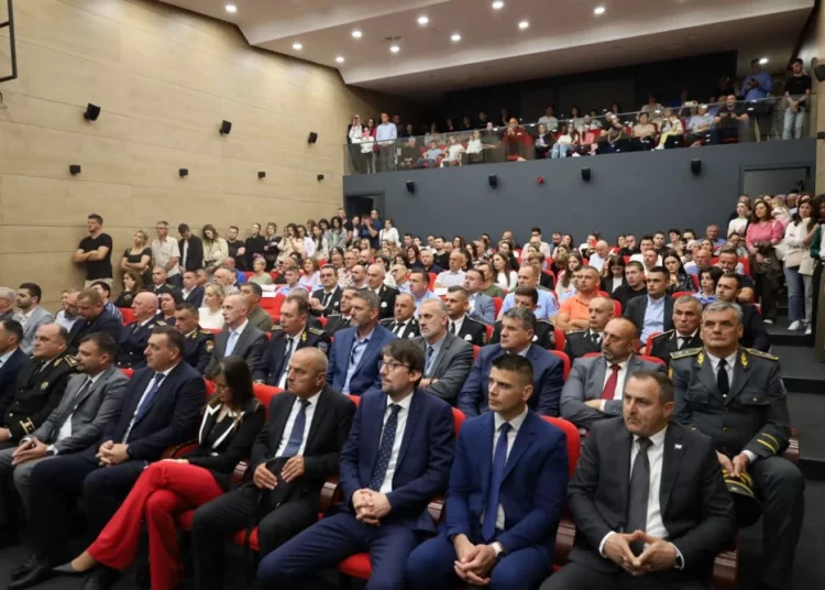 Svečano prisegnule 63 policajke i policajca MUP-a ŽZH