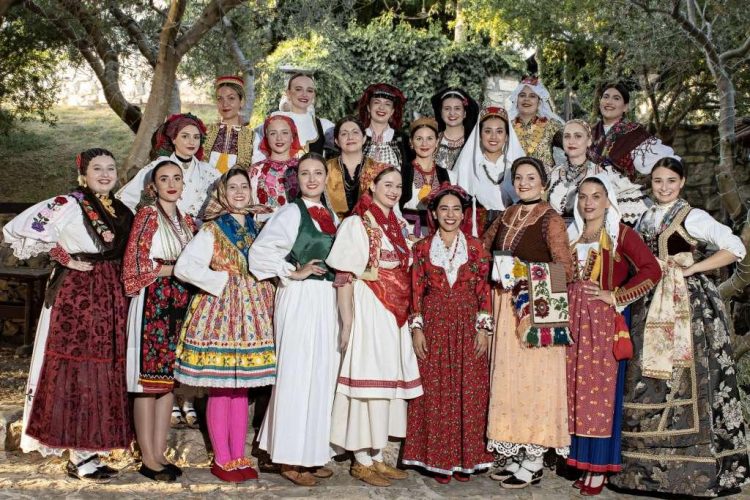 Revija tradicijske odjeće i izbor najljepše Hrvatice u narodnoj nošnji izvan RH od 8. do 14. srpnja