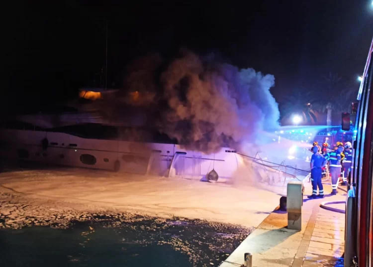 Lupanjem građani probudili tročlanu posadu, objavljeno tko je vlasnik jahte