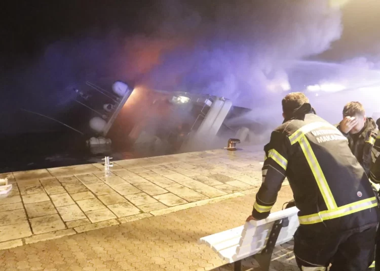 Lupanjem građani probudili tročlanu posadu, objavljeno tko je vlasnik jahte