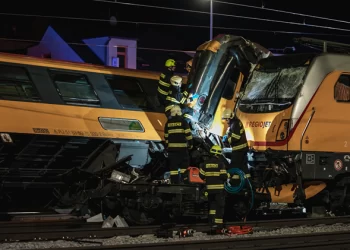 Frontalni sudar vlakova u Češkoj. Četvero mrtvih i deseci ozlijeđenih