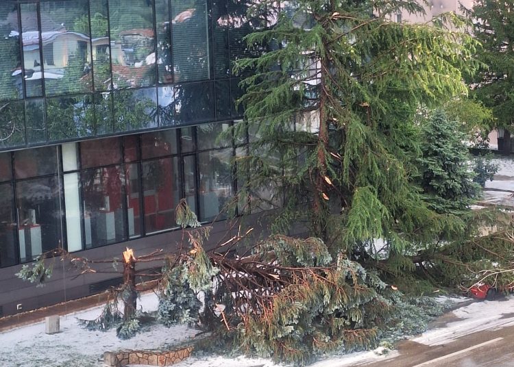 Snažno nevrijeme praćeno tučom pogodilo Široki Brijeg