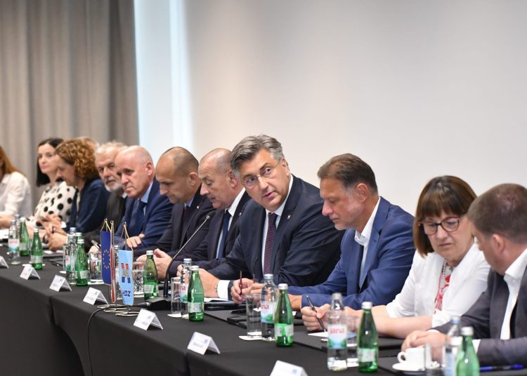 U Splitu održana zajednička sjednica Predsjedništva HDZ-a i HDZ-a BiH