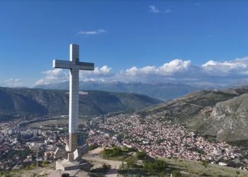 Biskup Palić oštro reagirao na govor muftije Dedovića: Križ na brdu Hum je simbol svih kršćana, ne hegemonije