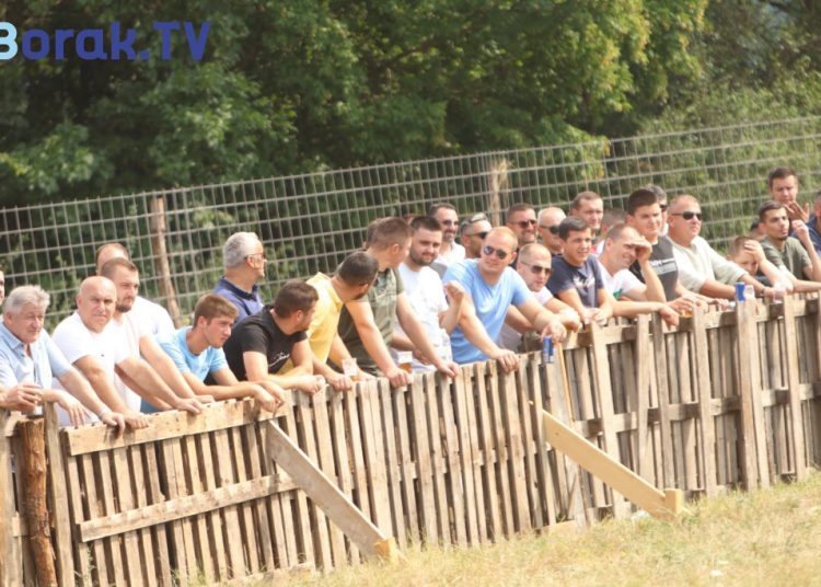 VIDEO: U Posušju bik uletio u publiku: Zavladala je opća panika