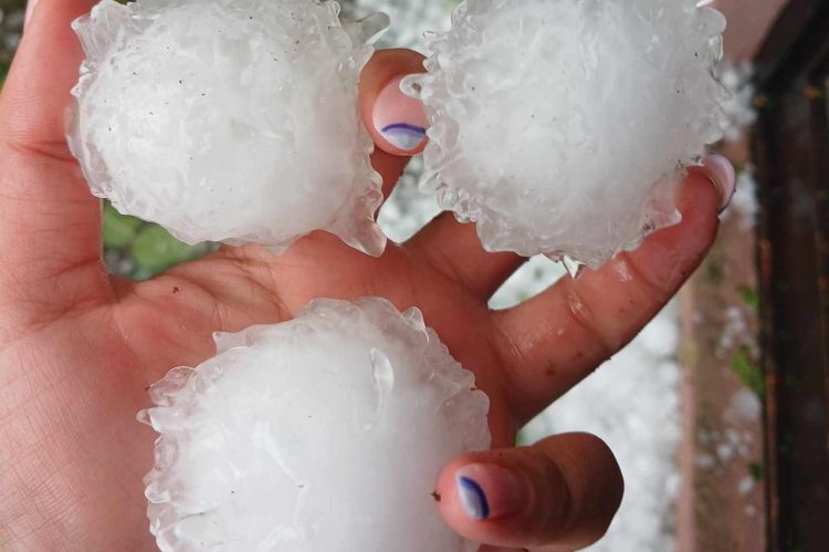 Nevrijeme zahvatilo dijelove BiH: Tuča i olujan vjetar