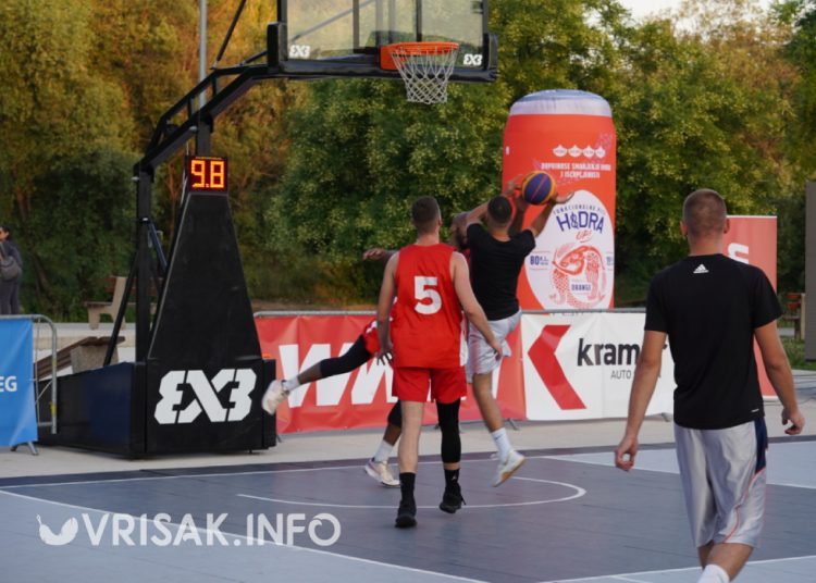 Basket se vratio u Široki Brijeg: Posjetitelji uživaju u uzbudljivoj košarci